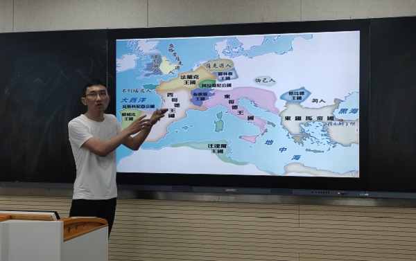 洪.JPG
